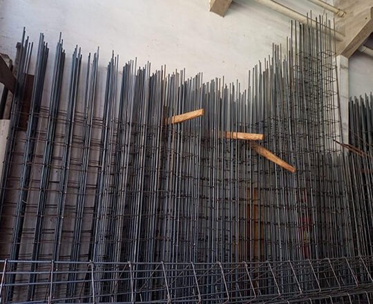 Fabricação de Colunas e Vigas em Pinheiros